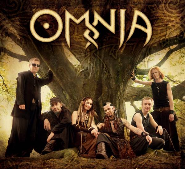 Omnia Capa do Album