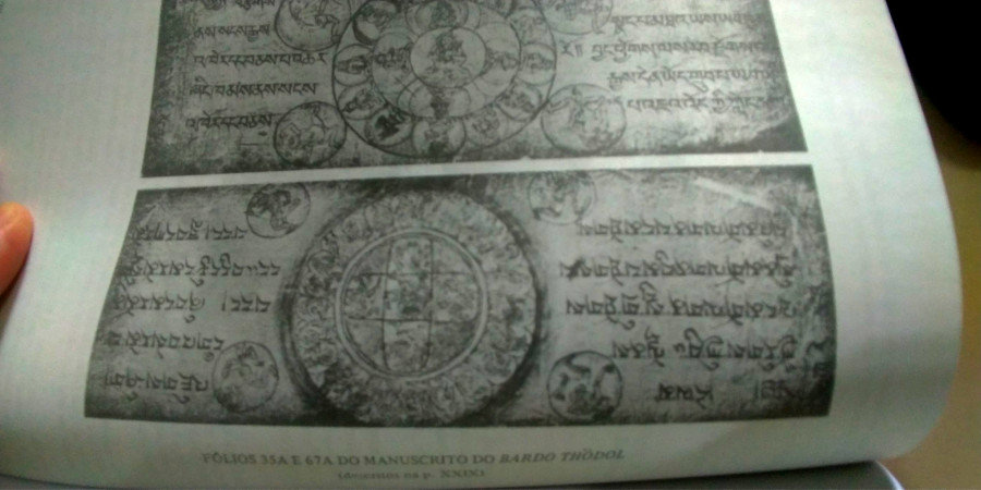 Imagem de um manuscrito do Livro dos mortos tibetano